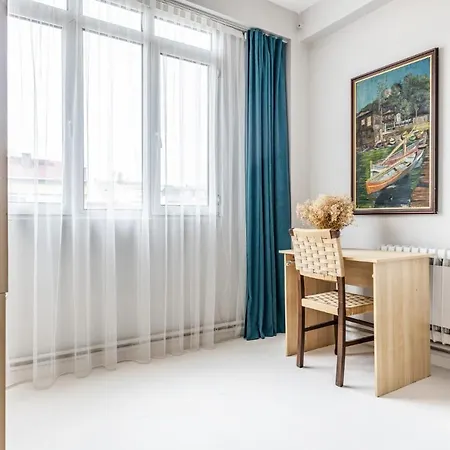 Tasteful Flat Near Moda Coast In Central Kadikoy