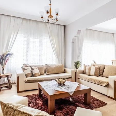 Tasteful Flat Near Moda Coast In Central Kadikoy *