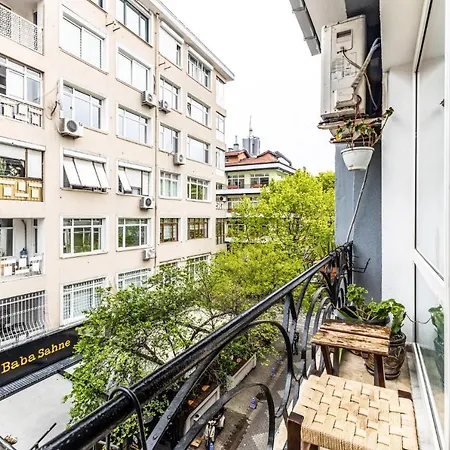 Lägenhet Tasteful Flat Near Moda Coast In Central Kadikoy Istanbul