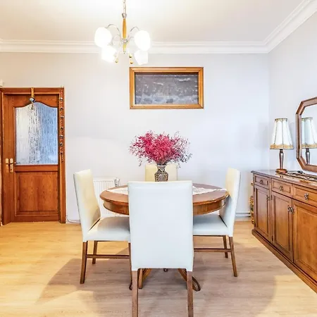 Tasteful Flat Near Moda Coast In Central Kadikoy *